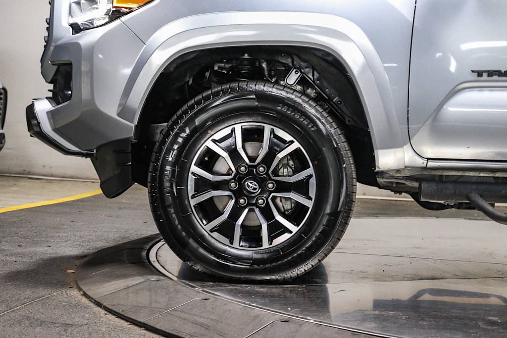 Thumbnail: 2022 Toyota Tacoma - 5