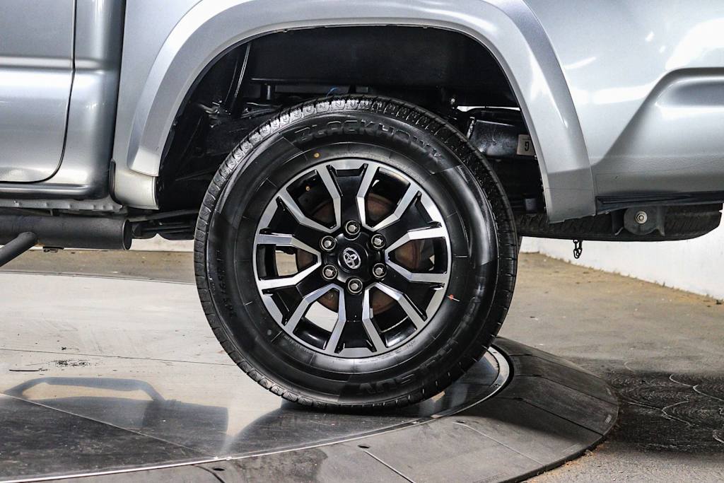Thumbnail: 2022 Toyota Tacoma - 22