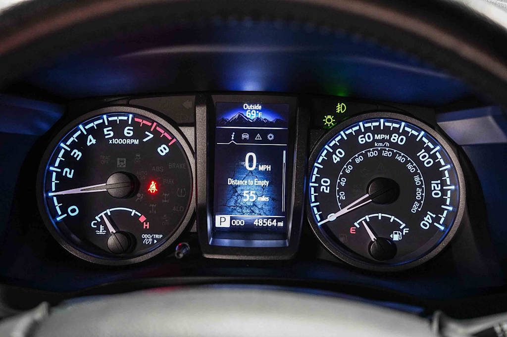 Thumbnail: 2023 Toyota Tacoma - 15