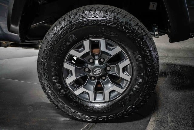 Thumbnail: 2021 Toyota Tacoma - 6