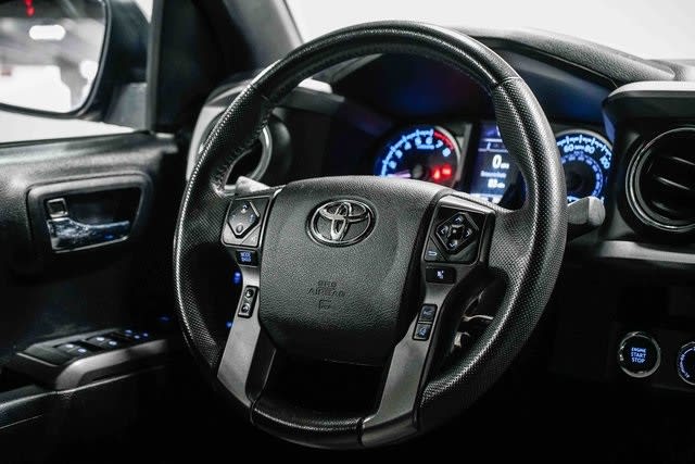 Thumbnail: 2021 Toyota Tacoma - 12