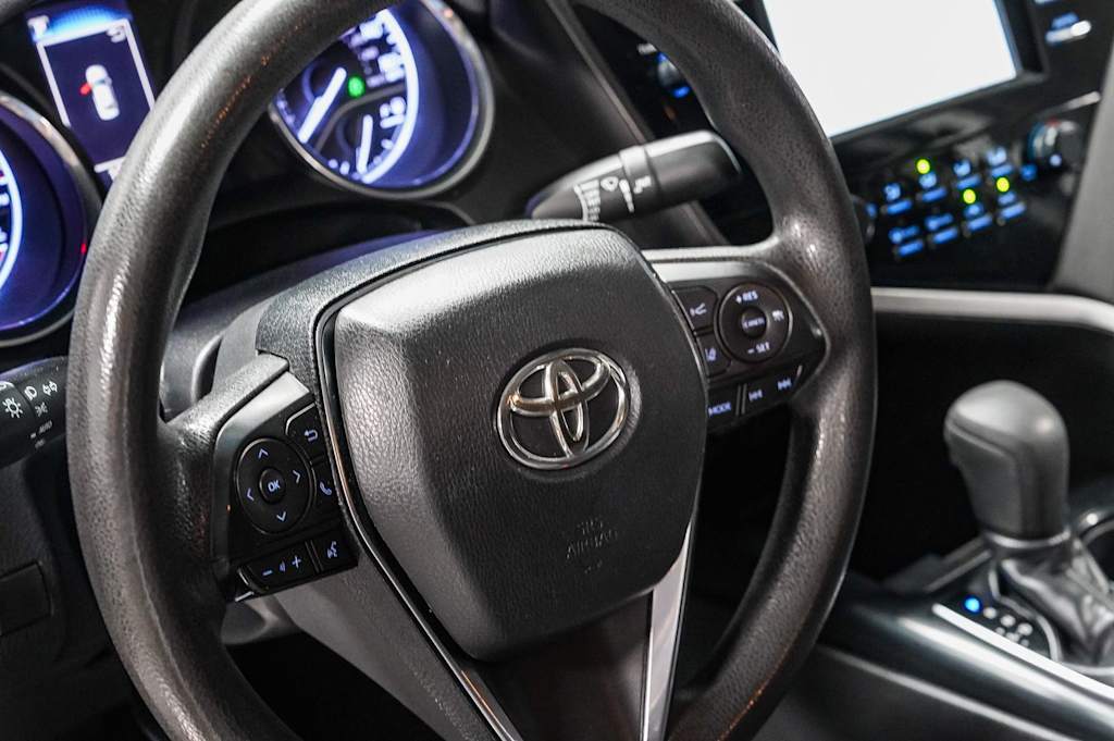Thumbnail: 2019 Toyota Camry - 14