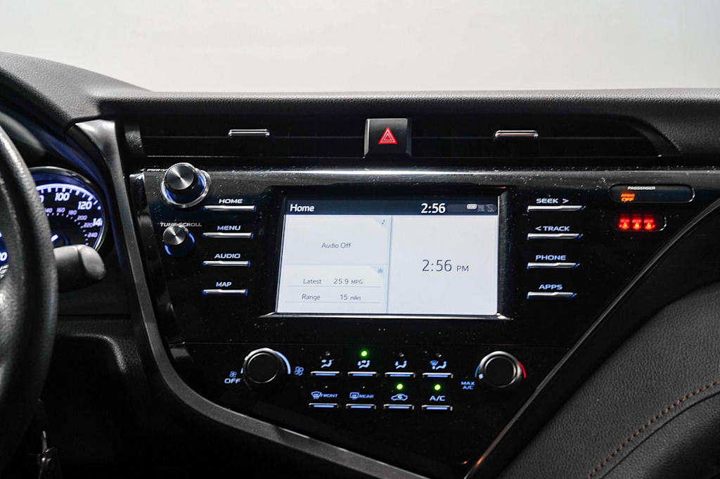 Thumbnail: 2019 Toyota Camry - 15