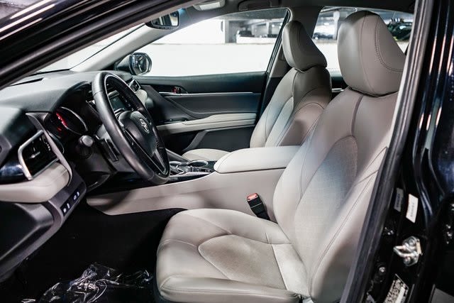 2018 Toyota Camry XSE 10