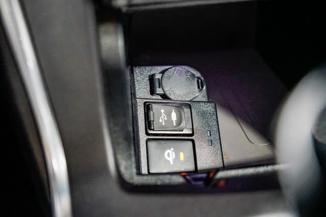 2016 Toyota Camry XSE 26