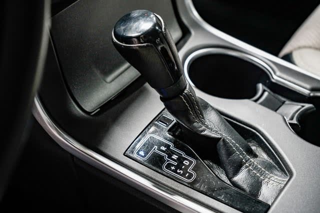 2016 Toyota Camry XSE 13