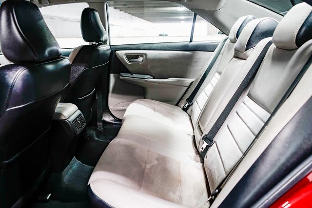 2016 Toyota Camry XSE 10