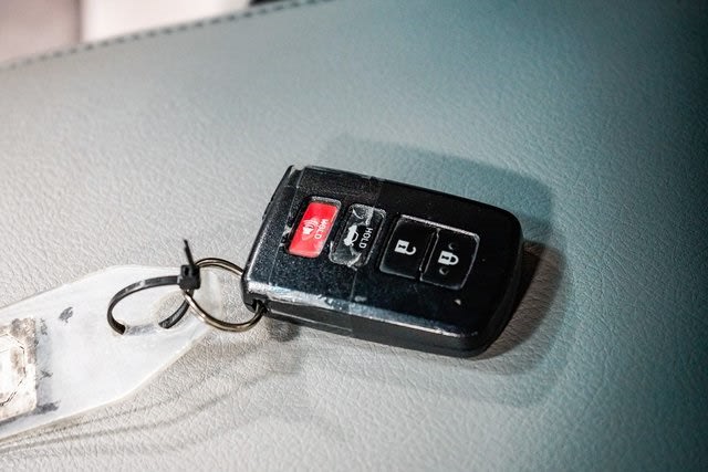 2016 Toyota Camry XSE 16
