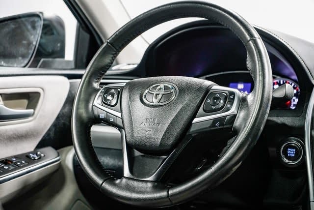 2016 Toyota Camry XSE 11