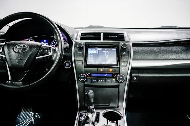 2016 Toyota Camry XSE 7