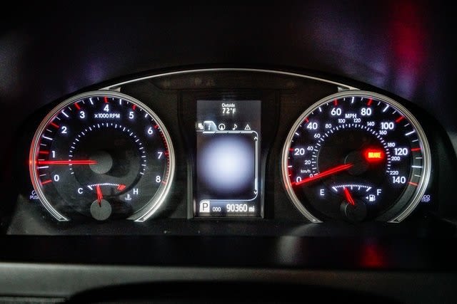 2016 Toyota Camry XSE 14