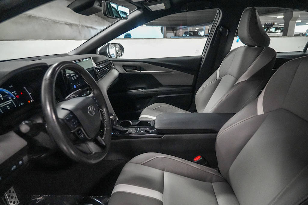Thumbnail: 2025 Toyota Camry - 10