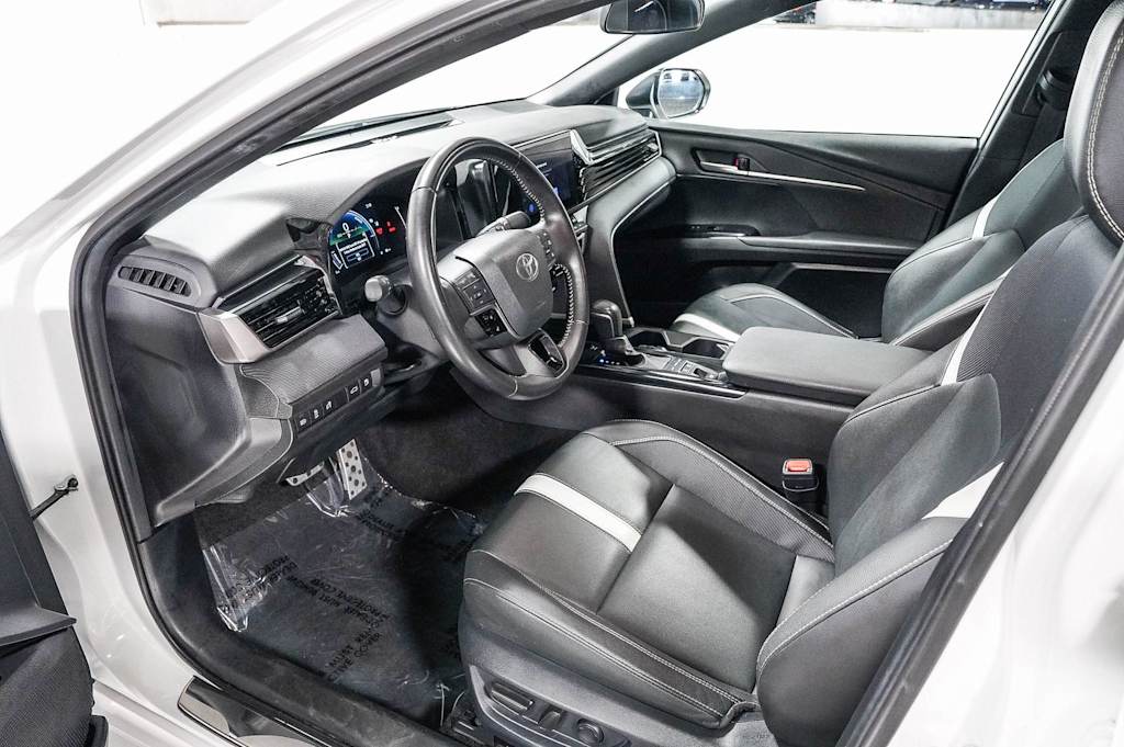 Thumbnail: 2025 Toyota Camry - 10