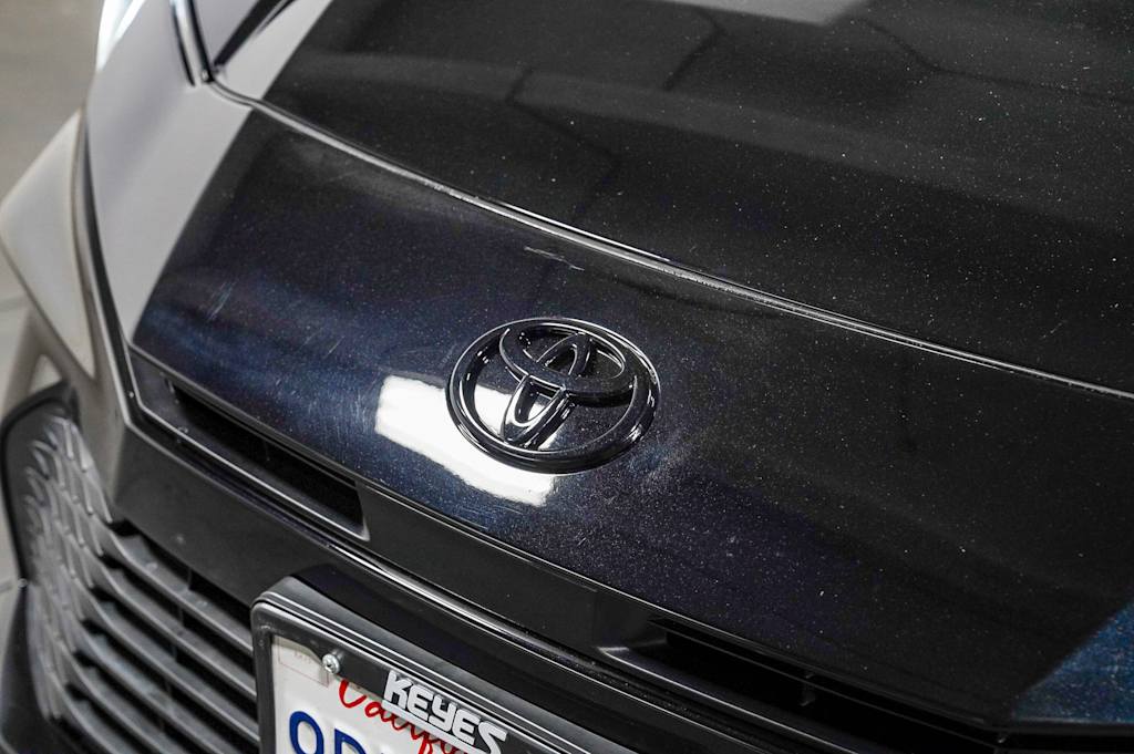 Thumbnail: 2025 Toyota Camry - 21