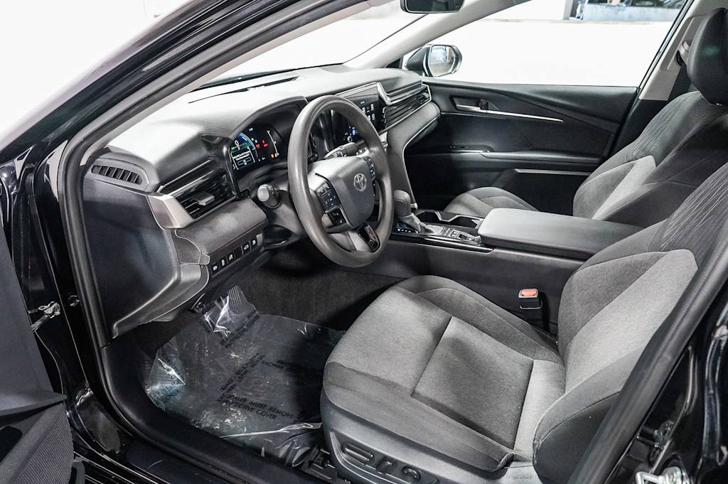 Thumbnail: 2025 Toyota Camry - 10