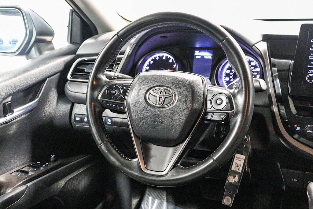 Thumbnail: 2022 Toyota Camry - 12