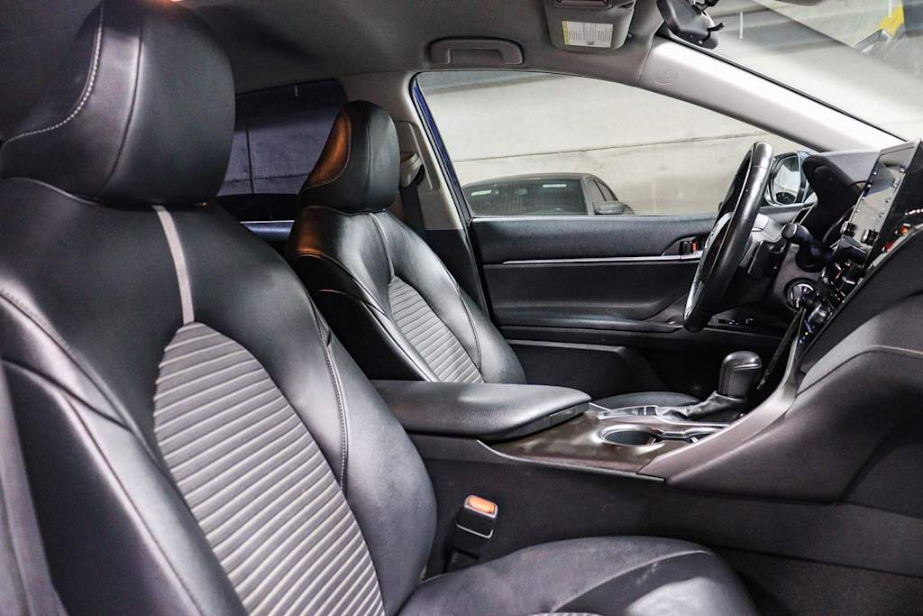 Thumbnail: 2022 Toyota Camry - 9
