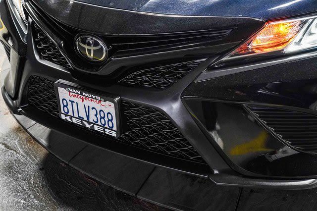 2020 Toyota Camry SE 21