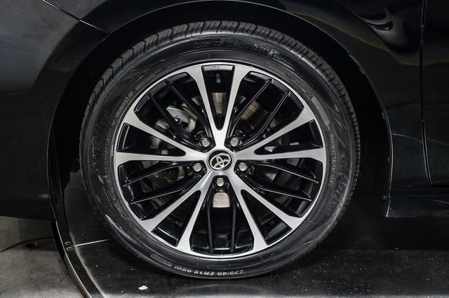 2020 Toyota Camry SE 7