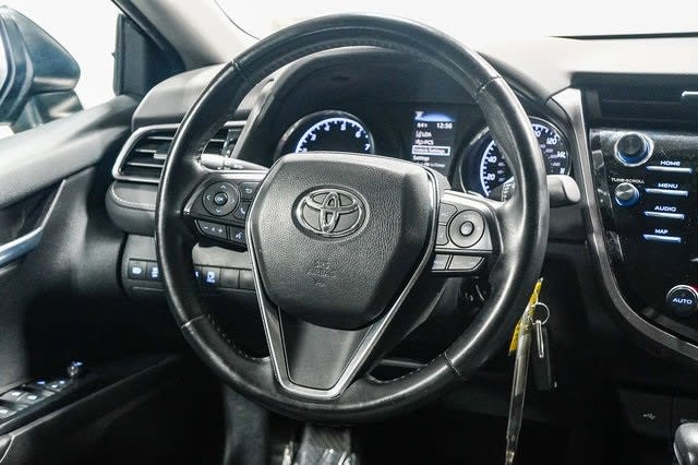 2020 Toyota Camry SE 13