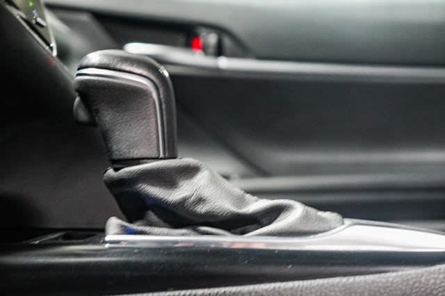 2020 Toyota Camry SE 15