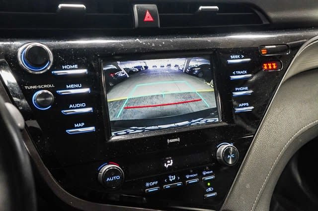 2020 Toyota Camry SE 27