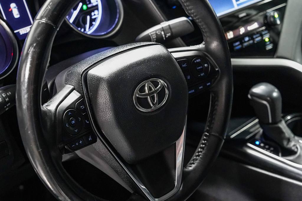Thumbnail: 2020 Toyota Camry - 14