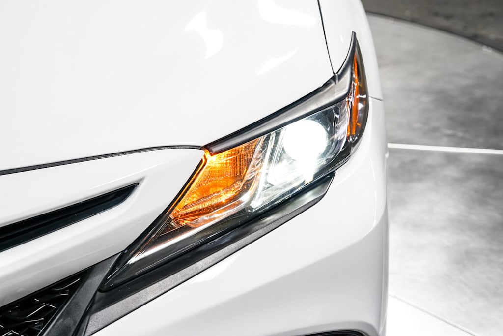Thumbnail: 2020 Toyota Camry - 21