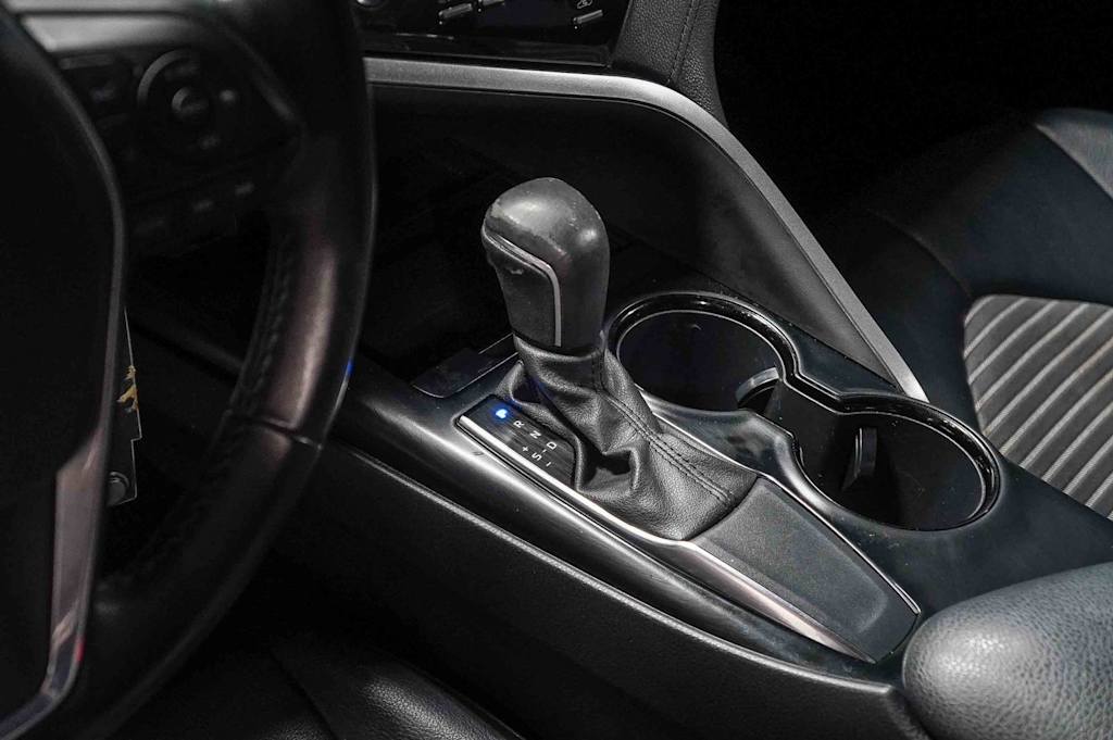 Thumbnail: 2020 Toyota Camry - 13