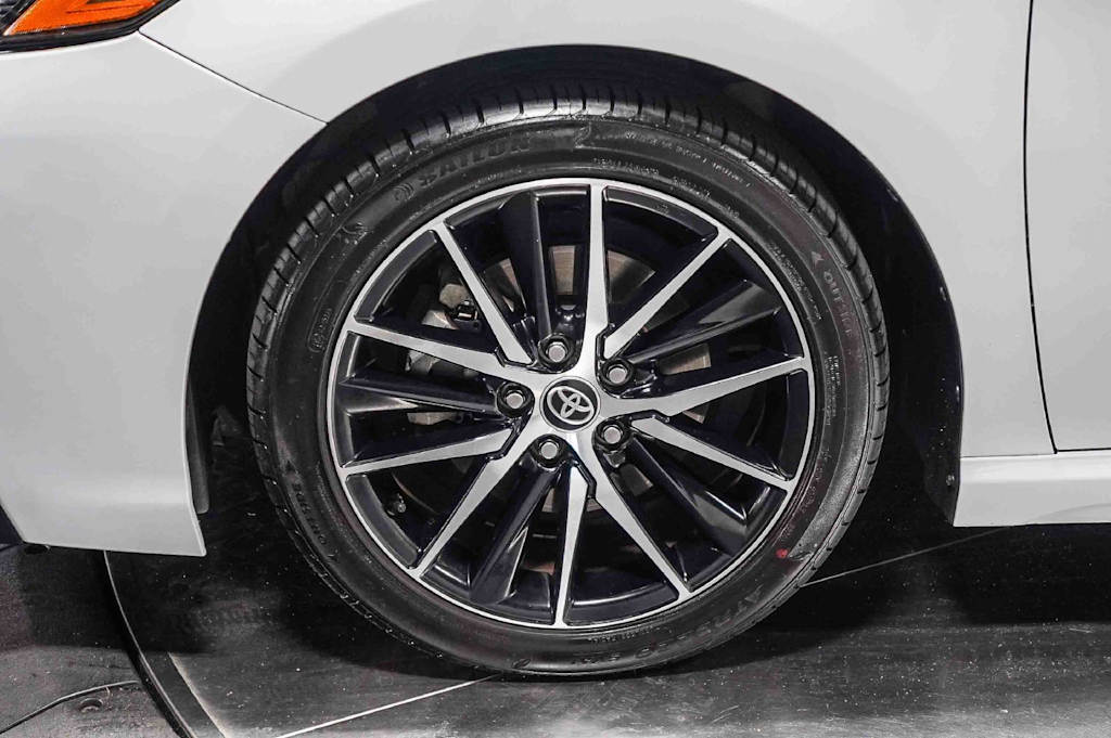 Thumbnail: 2022 Toyota Camry - 21