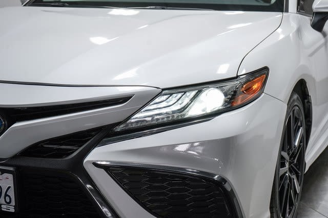 2021 Toyota Camry XSE 19