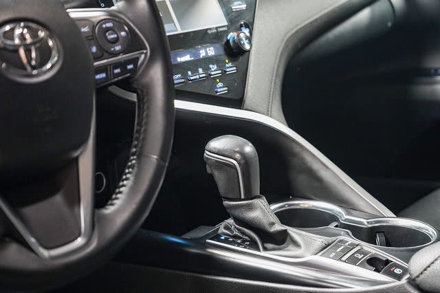 Thumbnail: 2020 Toyota Camry - 15