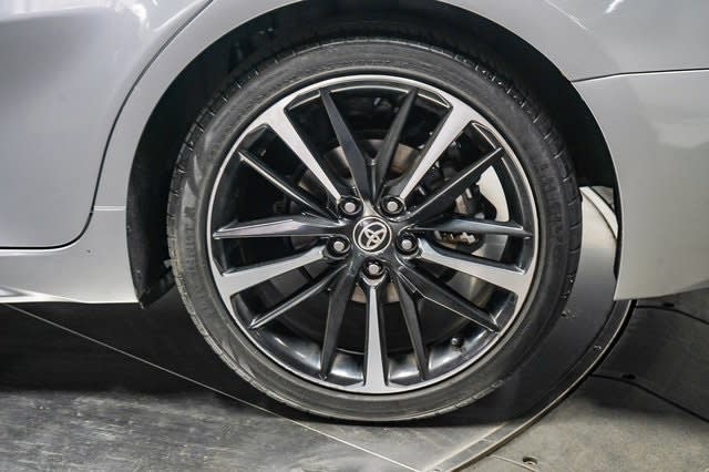 Thumbnail: 2020 Toyota Camry - 21