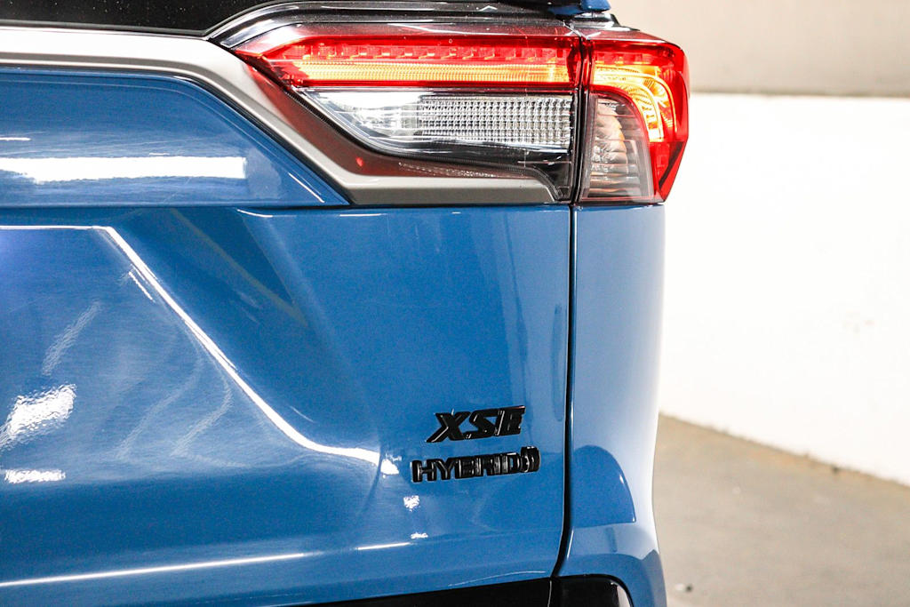 Thumbnail: 2023 Toyota RAV4 - 23