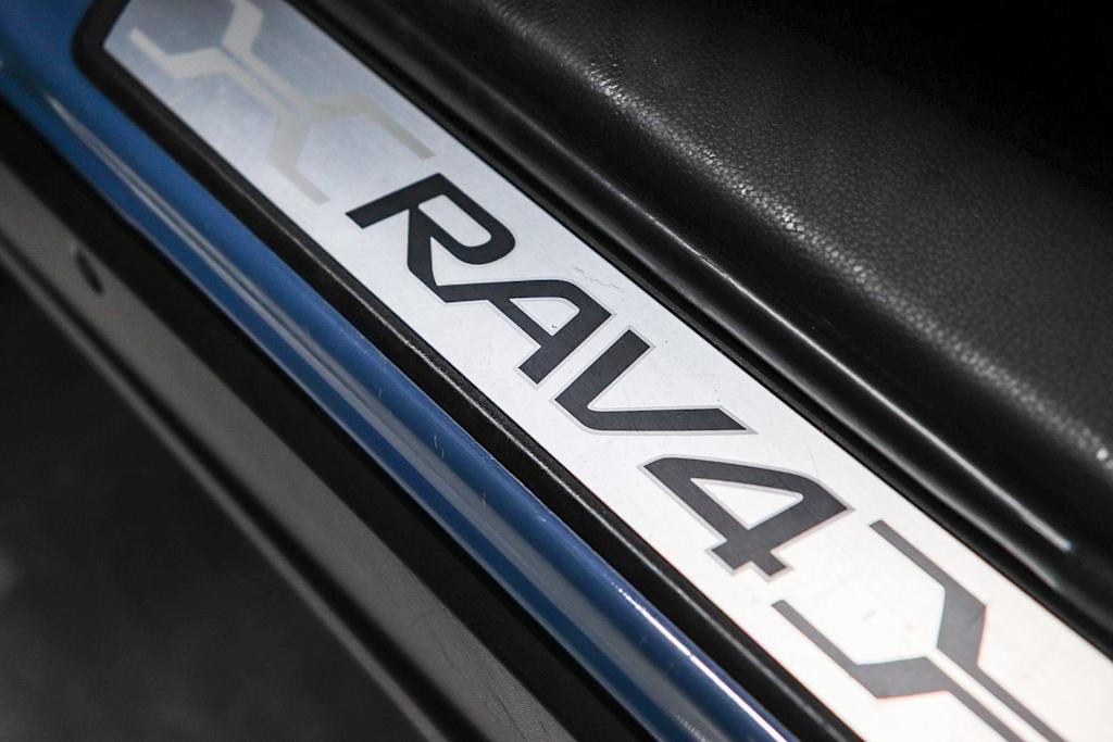 Thumbnail: 2023 Toyota RAV4 - 29
