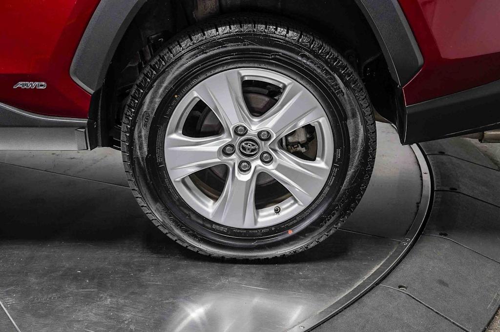Thumbnail: 2021 Toyota RAV4 - 22