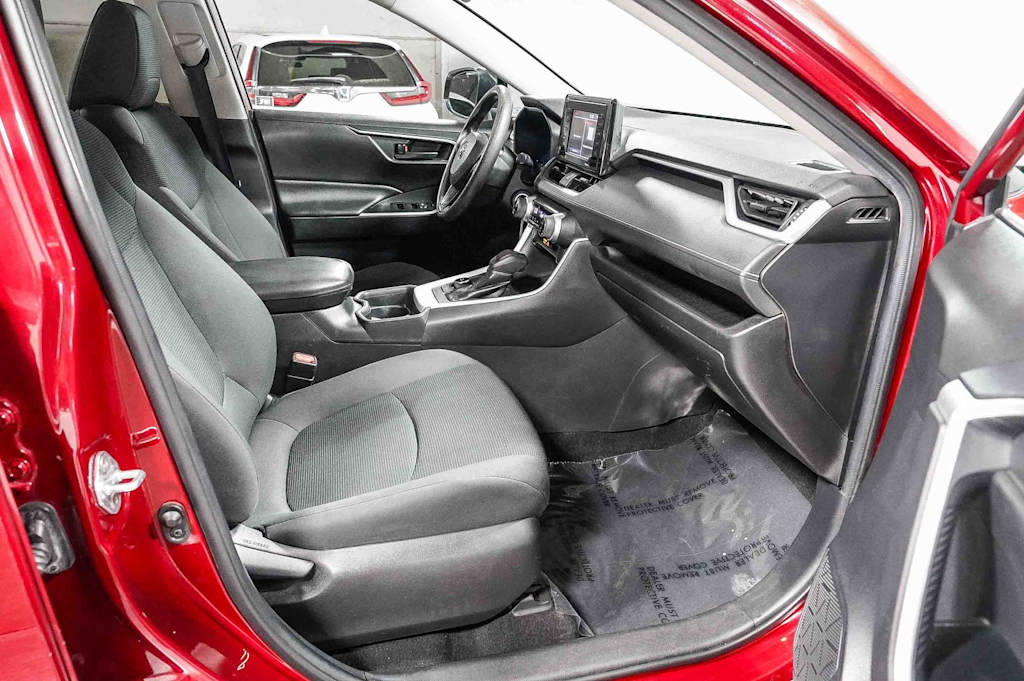 Thumbnail: 2021 Toyota RAV4 - 9
