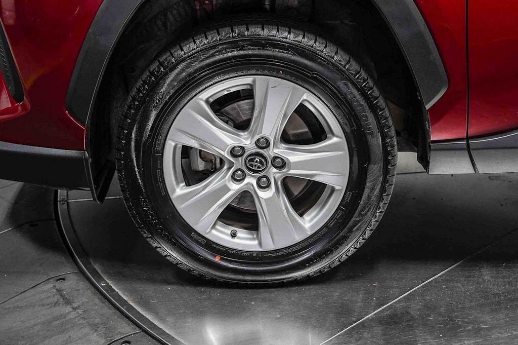 Thumbnail: 2021 Toyota RAV4 - 6