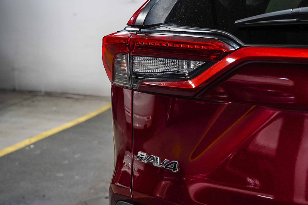 Thumbnail: 2021 Toyota RAV4 - 23