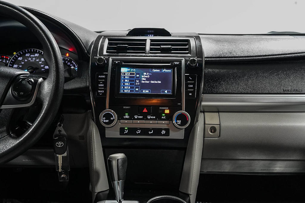 Thumbnail: 2014 Toyota Camry - 9