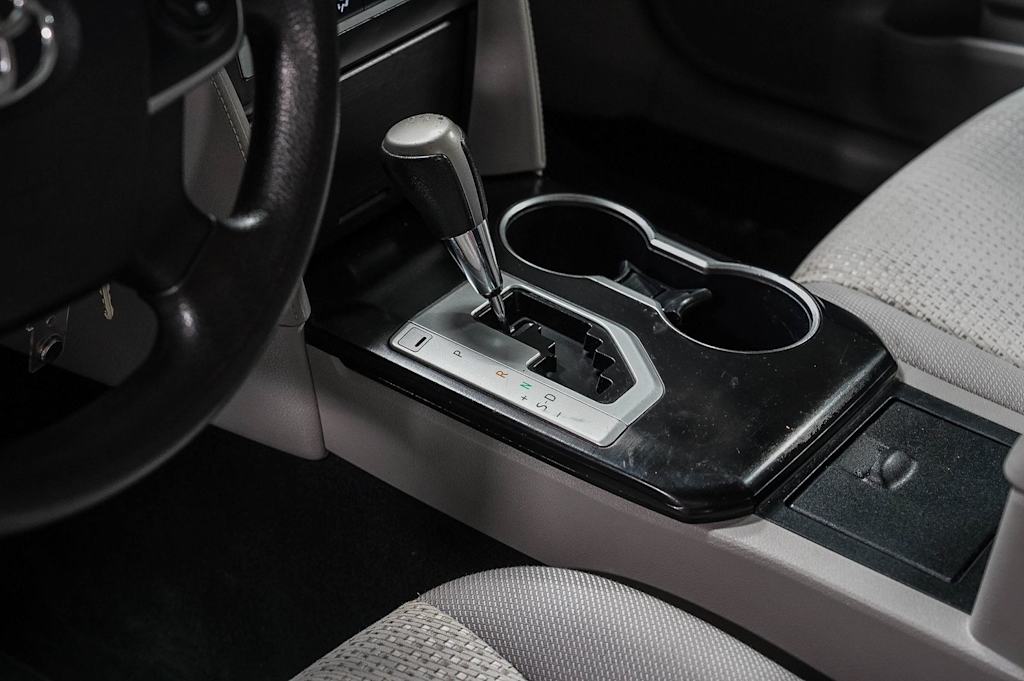 Thumbnail: 2014 Toyota Camry - 16
