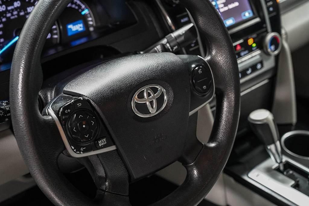 Thumbnail: 2014 Toyota Camry - 14