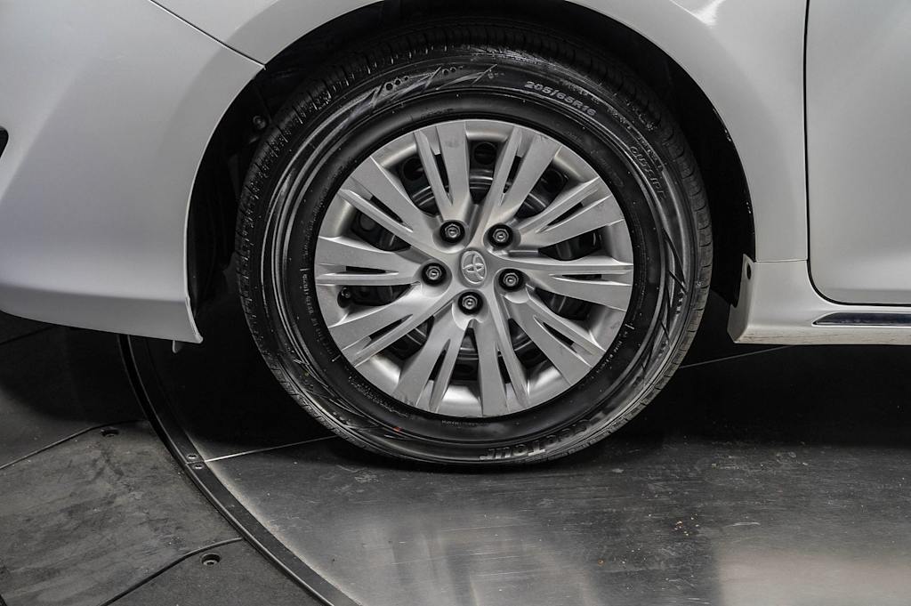 Thumbnail: 2014 Toyota Camry - 7