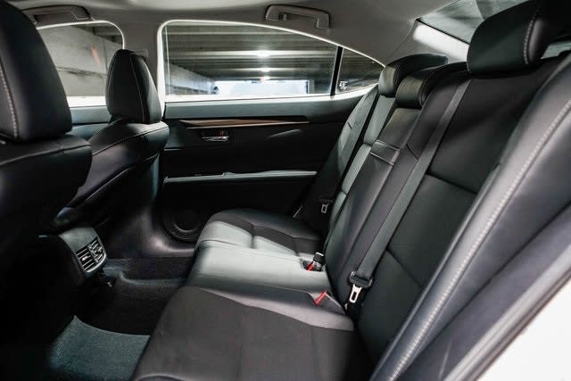 Thumbnail: 2016 Lexus ES - 10