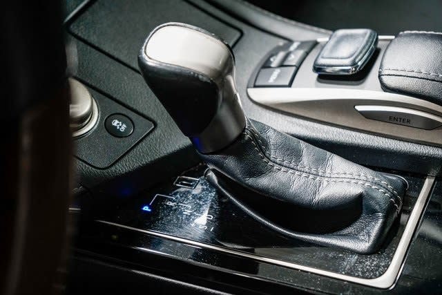 Thumbnail: 2016 Lexus ES - 13