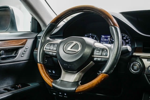 Thumbnail: 2016 Lexus ES - 11