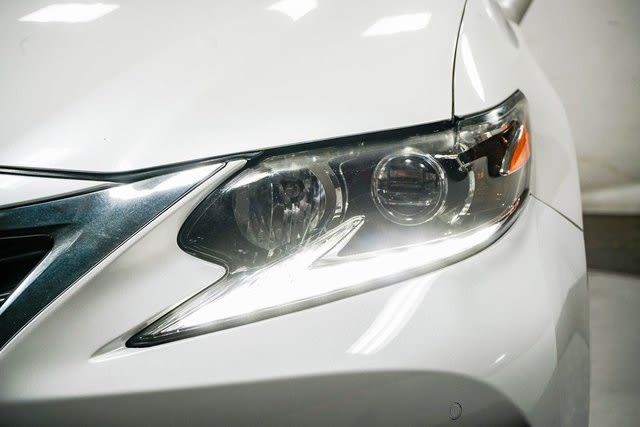 Thumbnail: 2016 Lexus ES - 21