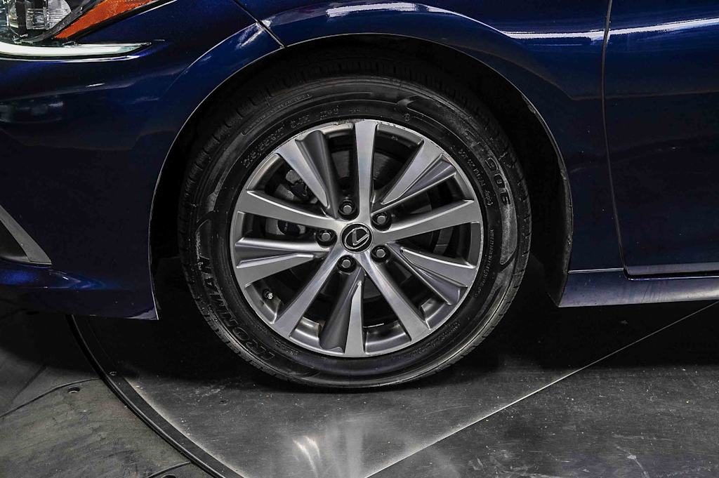 Thumbnail: 2019 Lexus ES - 7