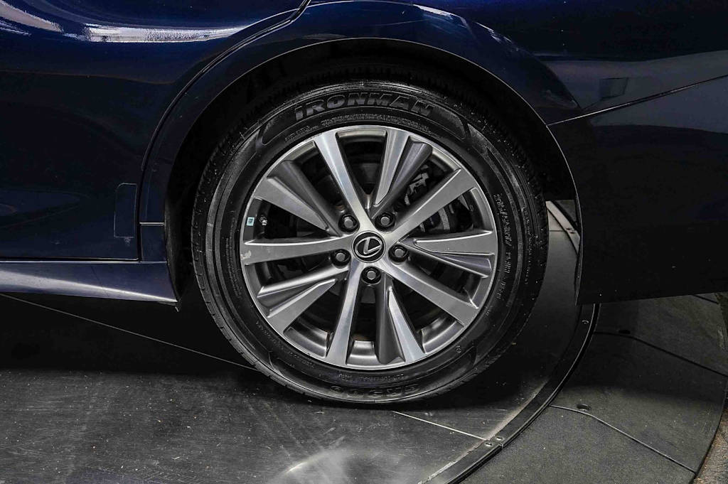 Thumbnail: 2019 Lexus ES - 22