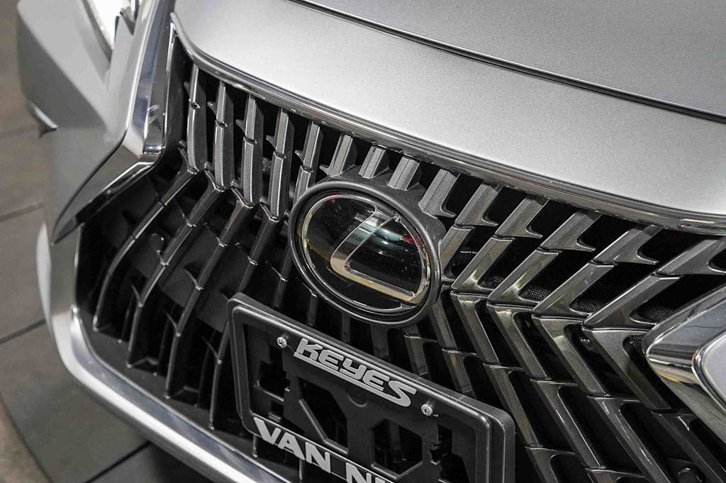 Thumbnail: 2025 Lexus ES - 5